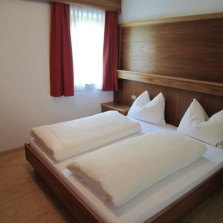 Aparthotel Garni Haus Hubertus Малес Веноста Екстериор снимка
