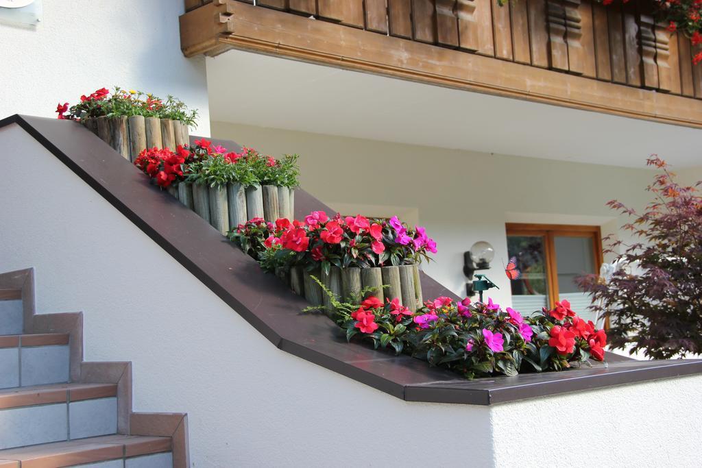 Aparthotel Garni Haus Hubertus Малес Веноста Екстериор снимка