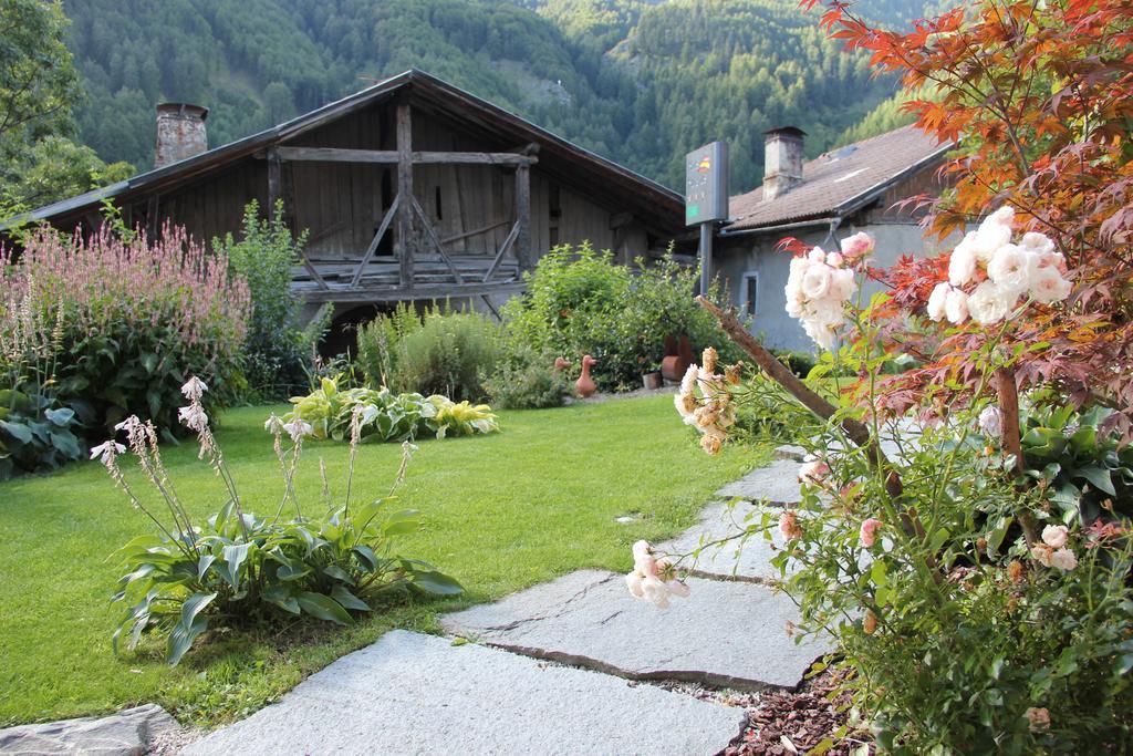 Aparthotel Garni Haus Hubertus Малес Веноста Екстериор снимка