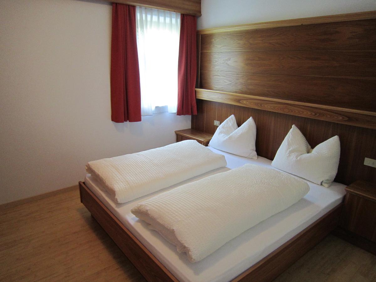 Aparthotel Garni Haus Hubertus Малес Веноста Екстериор снимка