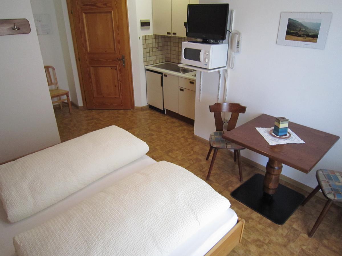 Aparthotel Garni Haus Hubertus Малес Веноста Екстериор снимка