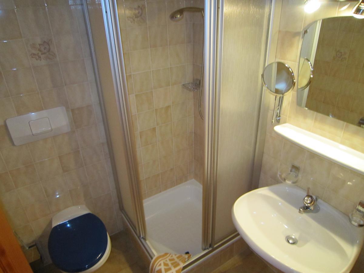 Aparthotel Garni Haus Hubertus Малес Веноста Екстериор снимка