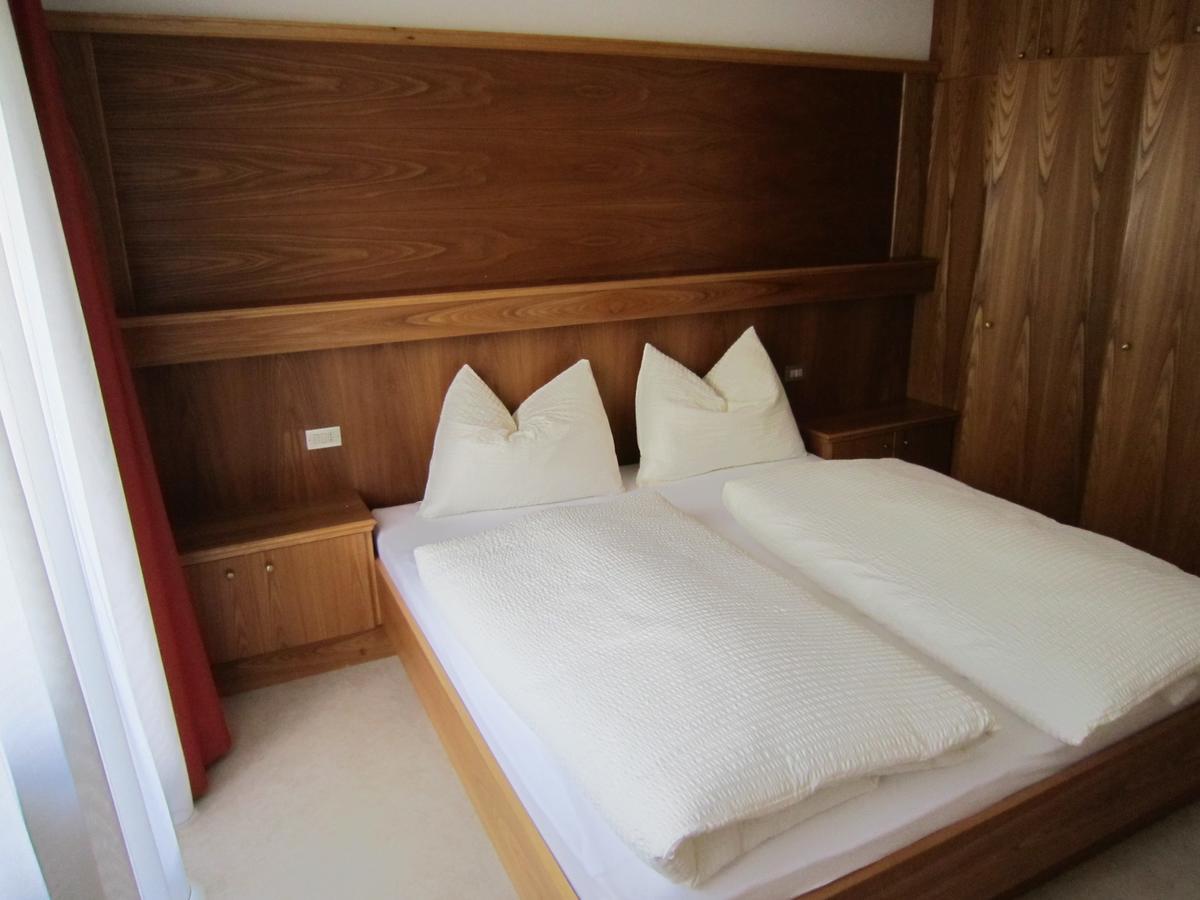 Aparthotel Garni Haus Hubertus Малес Веноста Екстериор снимка